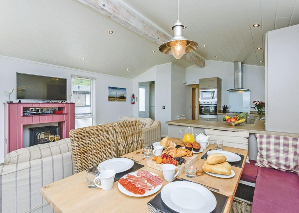 Woodside Coastal Retreat Hotel Fishbourne  Exterior foto