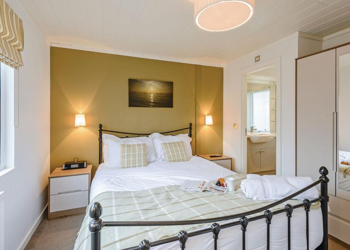 Woodside Coastal Retreat Hotel Fishbourne  Exterior foto